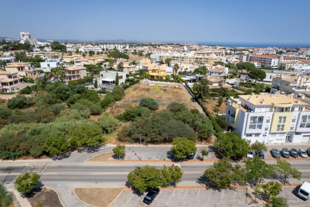 Terreno para Venda em Albufeira e Olhos de Água Foto 2