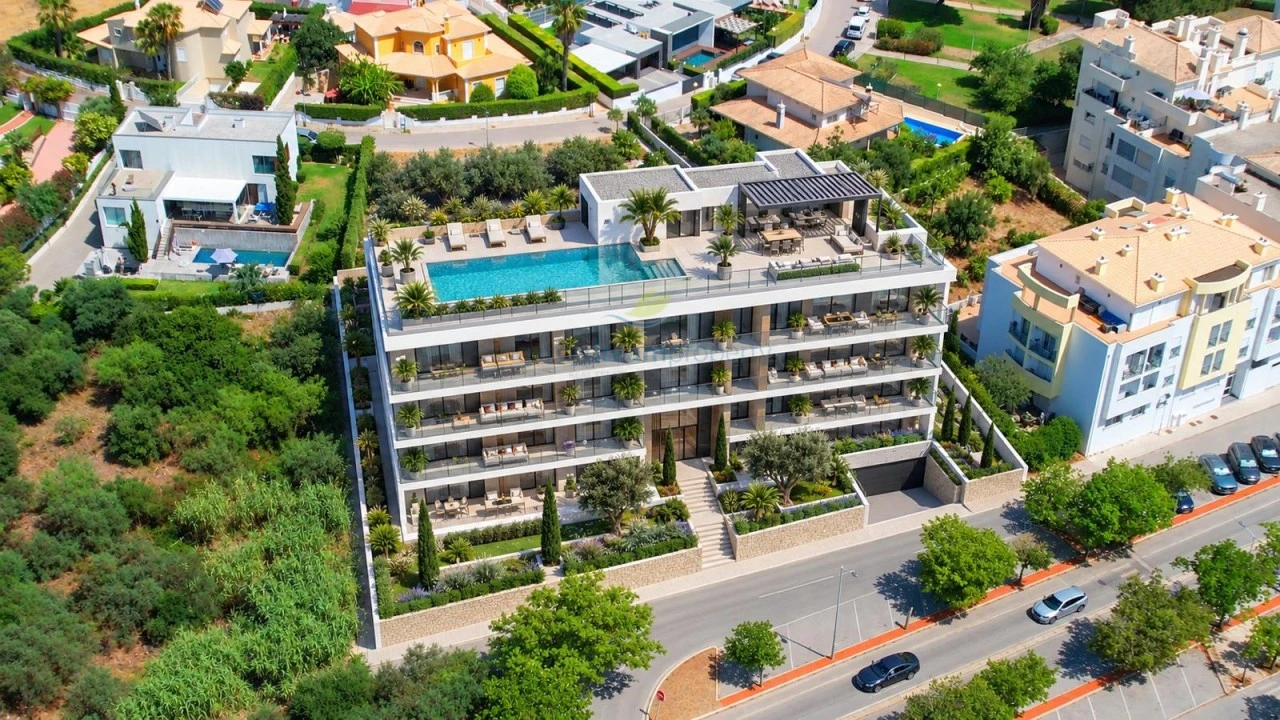 Terreno para Venda em Albufeira e Olhos de Água Foto 1
