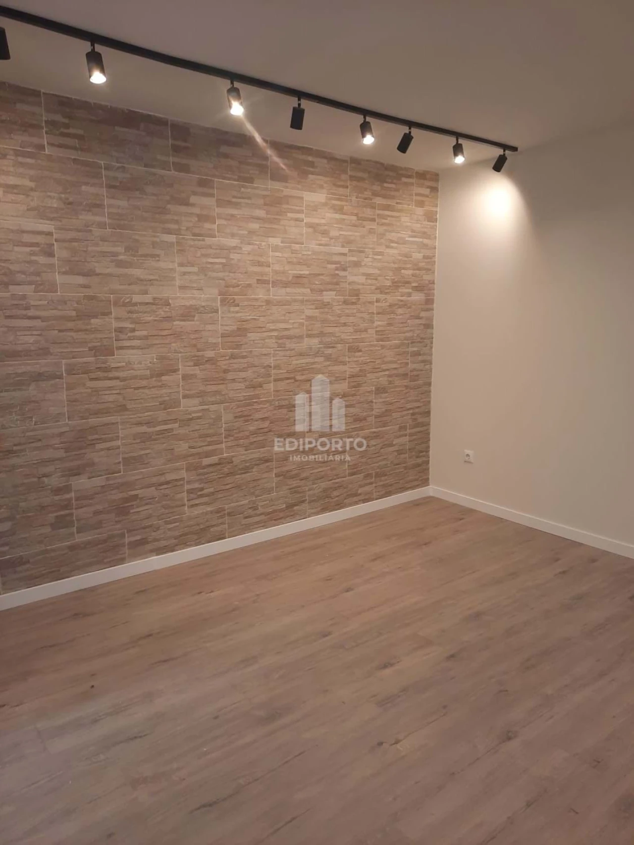 Apartamento T1 para Venda em Bonfim Foto 39
