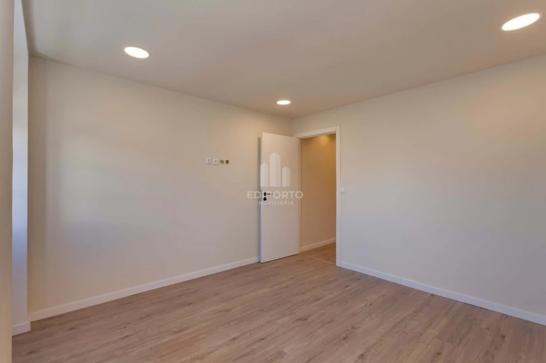 Apartamento T1 para Venda em Bonfim Foto 14