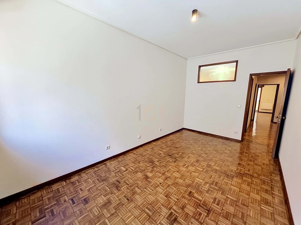 Apartamento T3 para Arrendamento em Paranhos Foto 16