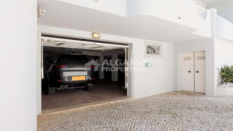 Moradia T5 para Venda em Quarteira