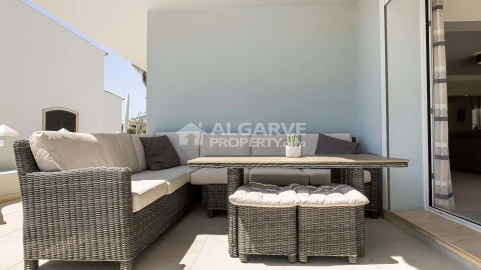 Moradia T5 para Venda em Quarteira