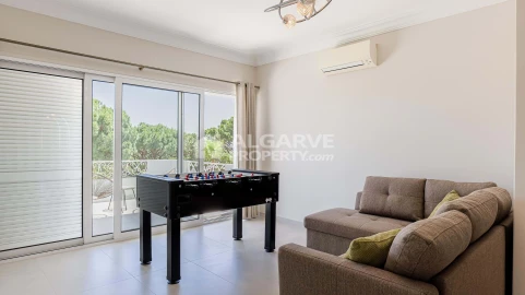 Moradia T5 para Venda em Quarteira