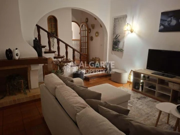 Moradia T2 para Venda em Quarteira