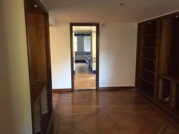 Moradia T7 para Venda em Agualva e Mira-Sintra
