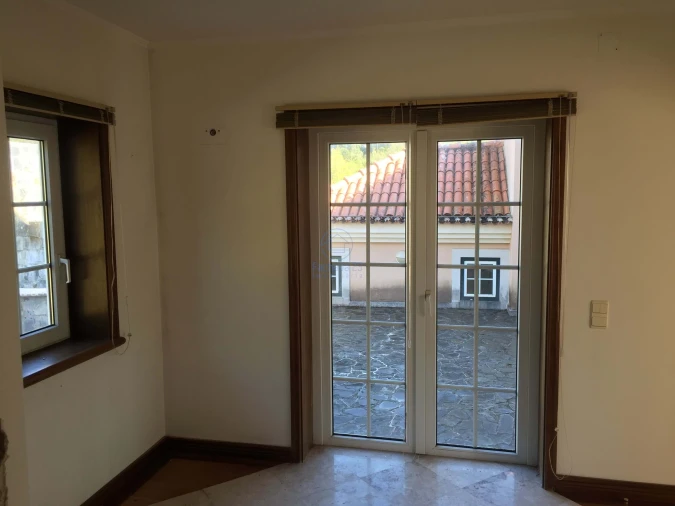 Moradia T7 para Venda em Agualva e Mira-Sintra Foto 8