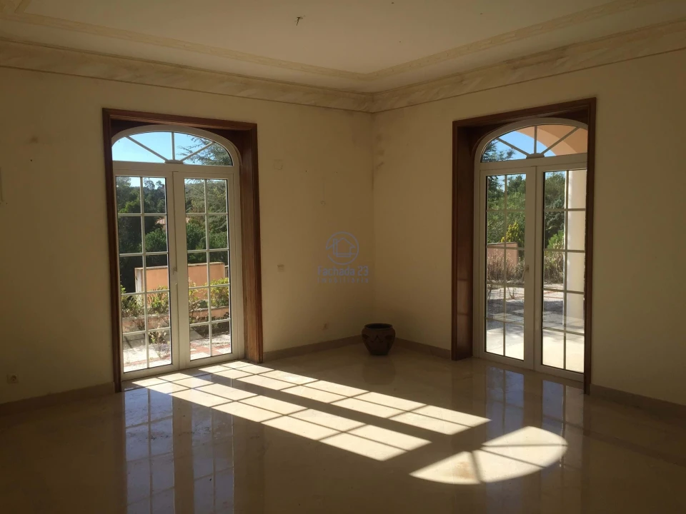 Moradia T7 para Venda em Agualva e Mira-Sintra Foto 3