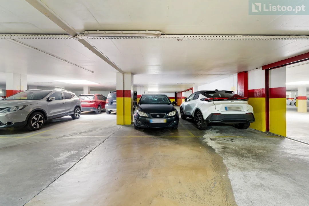 Apartamento T2 para Venda em Ramalde Foto 25