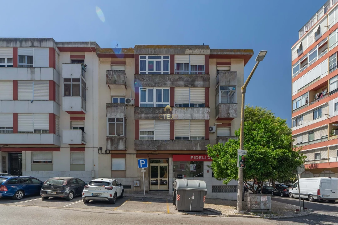 Apartamento T2 para Venda em Santa Iria de Azoia, São João da Talha e Bobadela Foto 23