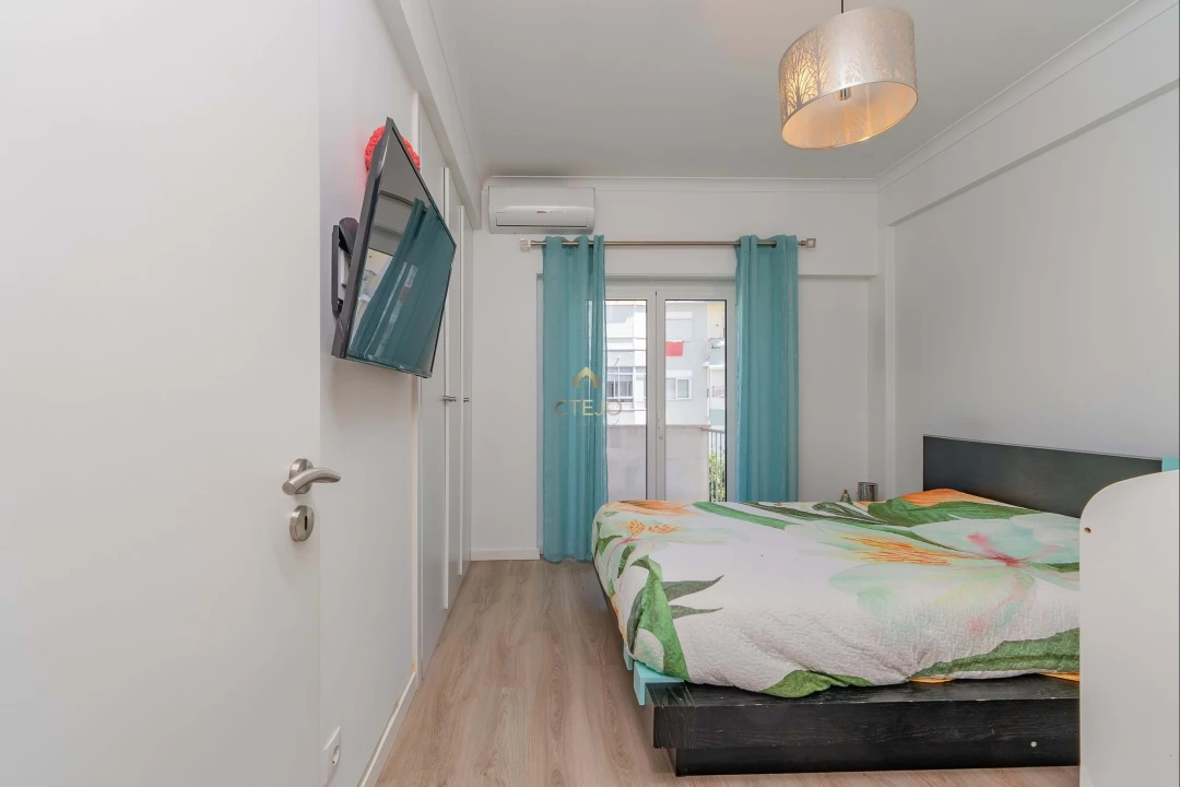Apartamento T2 para Venda em Santa Iria de Azoia, São João da Talha e Bobadela Foto 17