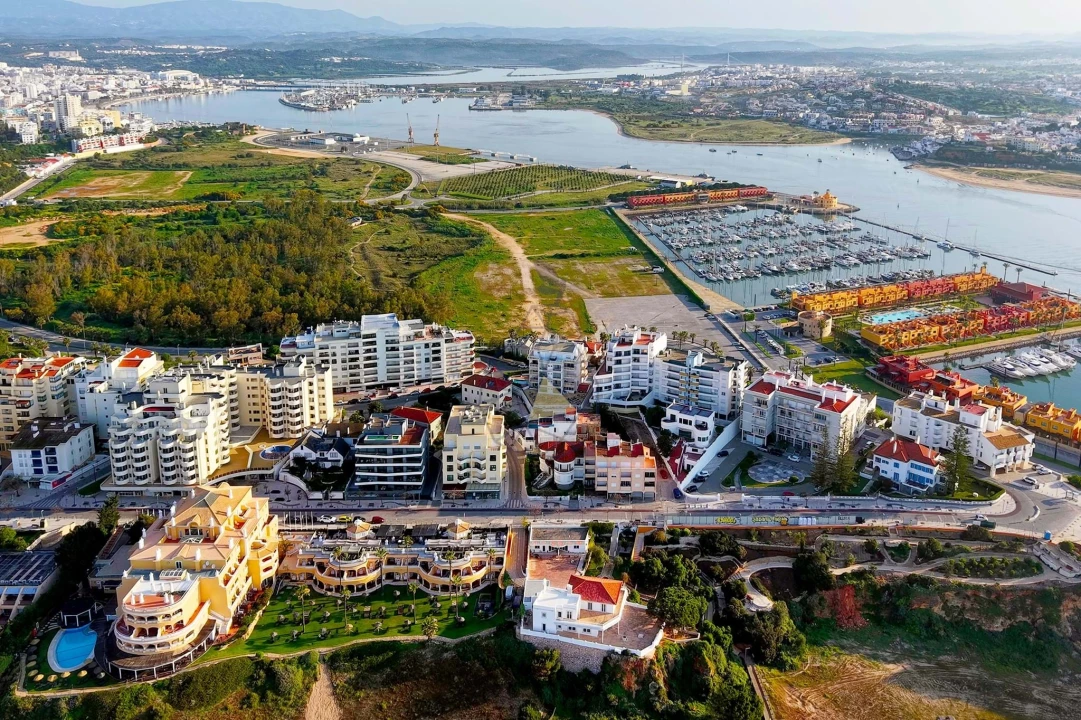 Apartamento T2 para Venda em Portimão Foto 54