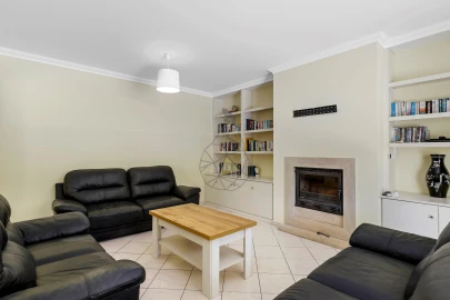 Moradia T5 para Venda em Albufeira e Olhos de Água