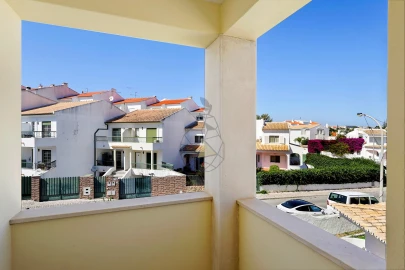 Moradia T5 para Venda em Albufeira e Olhos de Água