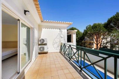 Moradia T5 para Venda em Albufeira e Olhos de Água