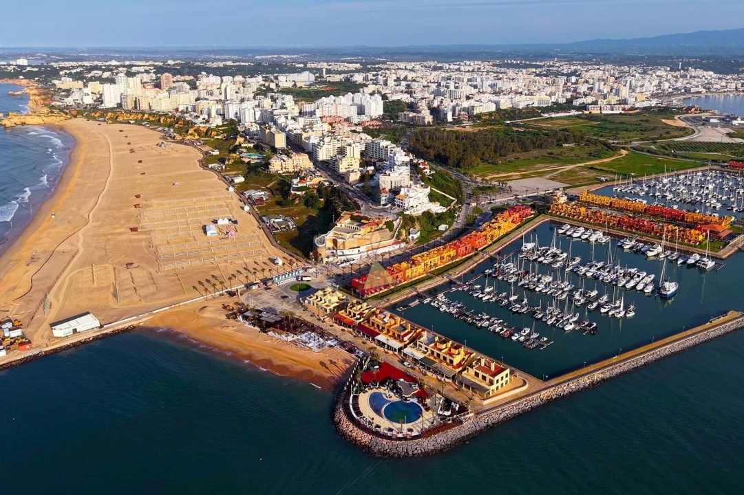 Apartamento T2 para Venda em Portimão Foto 51