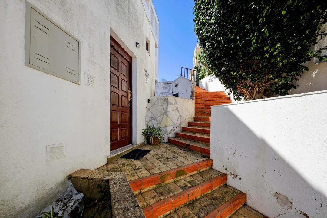 Apartamento T2 para Venda em Portimão Foto 6