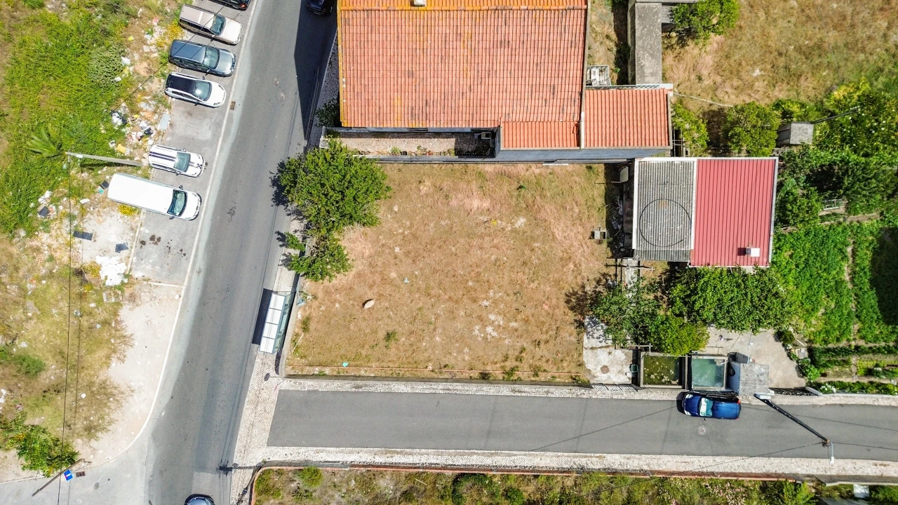 Terreno para Venda em Agualva e Mira-Sintra Foto 1
