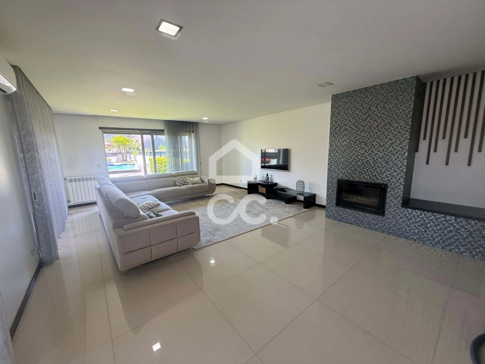 Moradia T4 para Venda em Chafe Foto 24