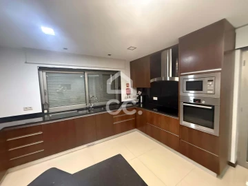 Moradia T4 para Venda em Chafe