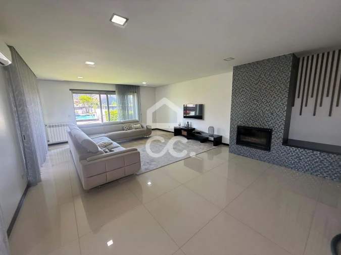Moradia T4 para Venda em Chafe Foto 24