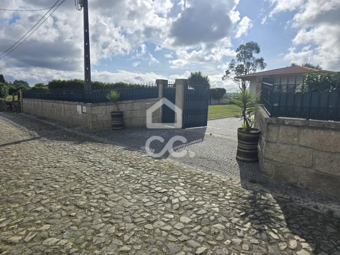 Moradia T4 para Venda em Areias, Sequeirô, Lama e Palmeira Foto 2