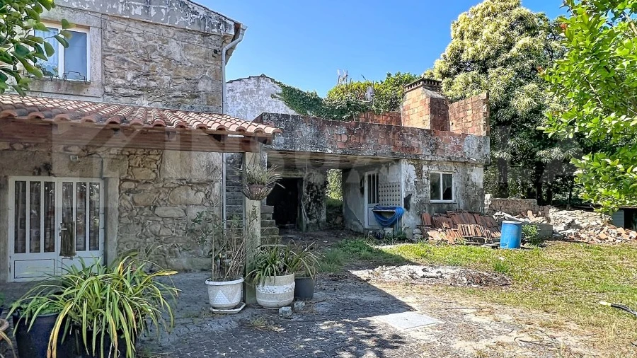 Moradia T2 para Venda em Venade e Azevedo