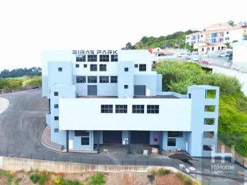 Armazém para Arrendamento em Caniço