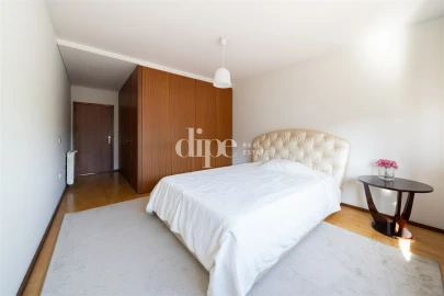 Apartamento T3 para Arrendamento em Azurem