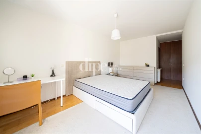 Apartamento T3 para Arrendamento em Azurem