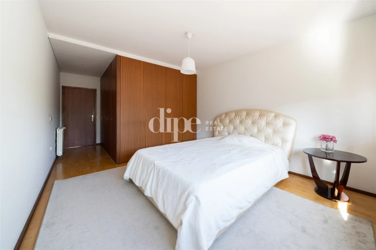 Apartamento T3 para Arrendamento em Azurem Foto 11