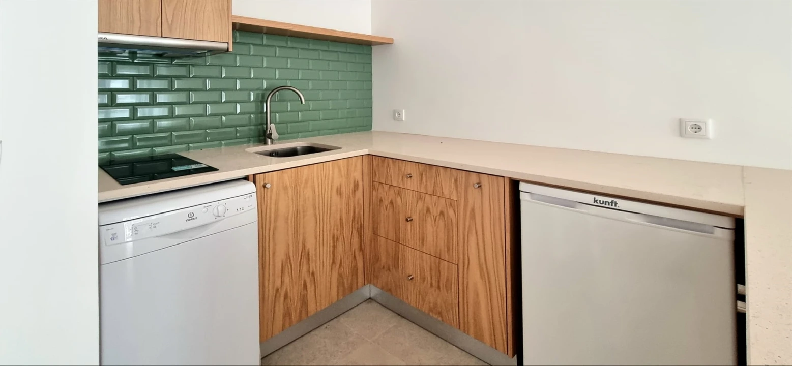 Apartamento T1 para Arrendamento em Sé Nova, Santa Cruz, Almedina e São Bartolomeu Foto 7