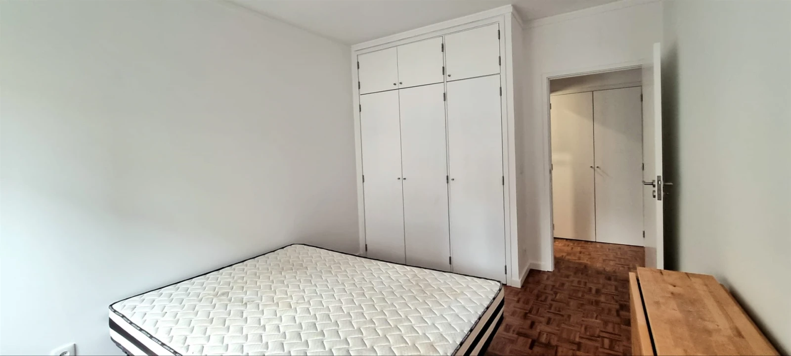 Apartamento T1 para Arrendamento em Sé Nova, Santa Cruz, Almedina e São Bartolomeu Foto 4