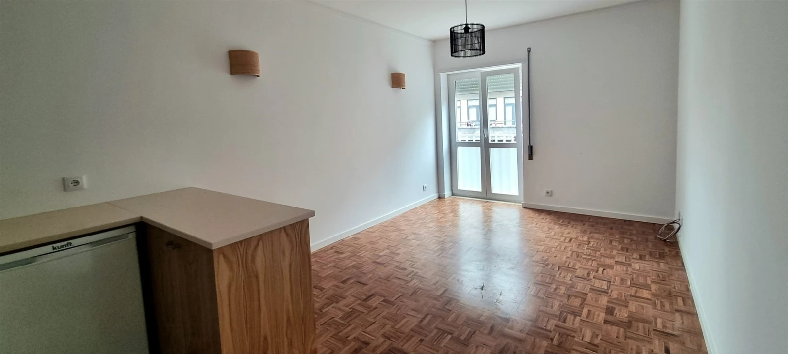 Apartamento T1 para Arrendamento em Sé Nova, Santa Cruz, Almedina e São Bartolomeu Foto 9