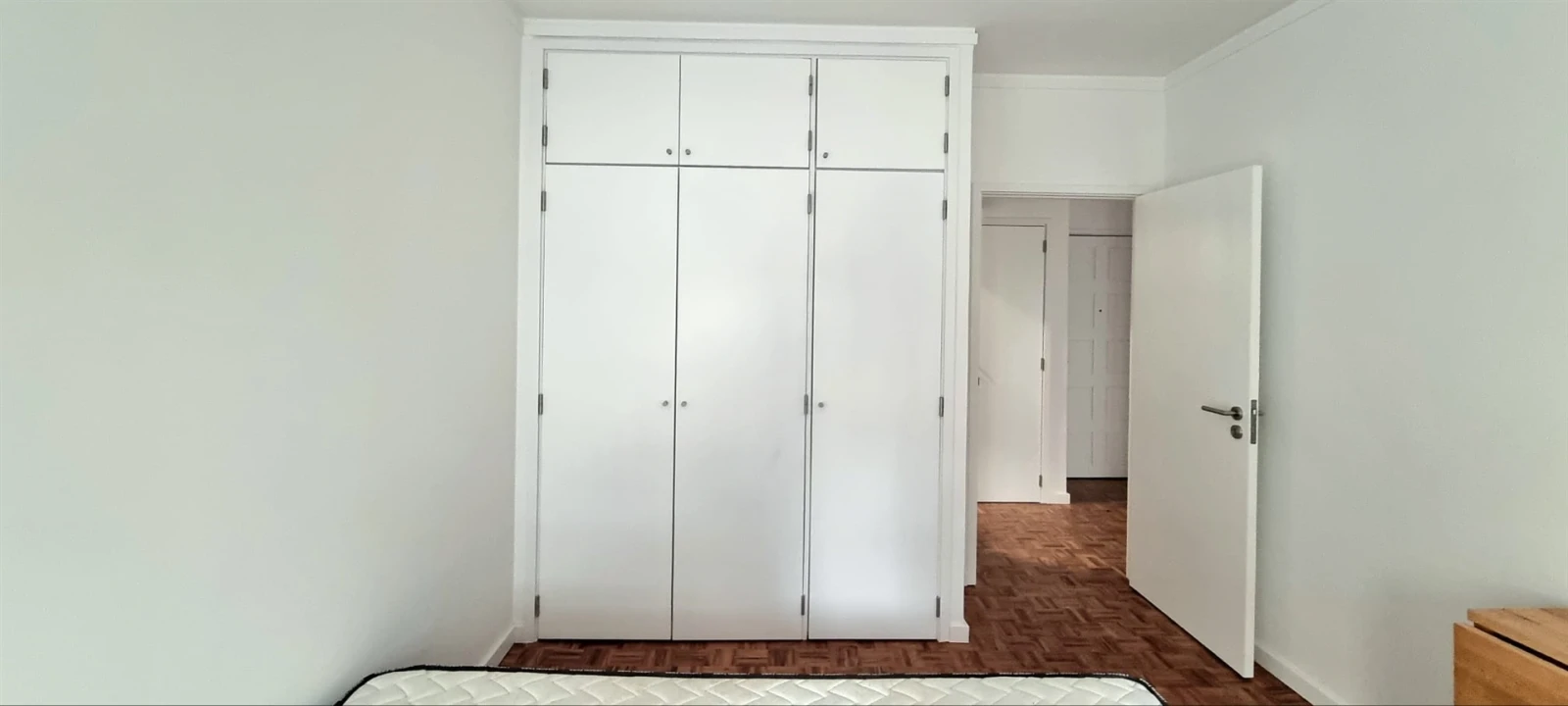 Apartamento T1 para Arrendamento em Sé Nova, Santa Cruz, Almedina e São Bartolomeu Foto 2