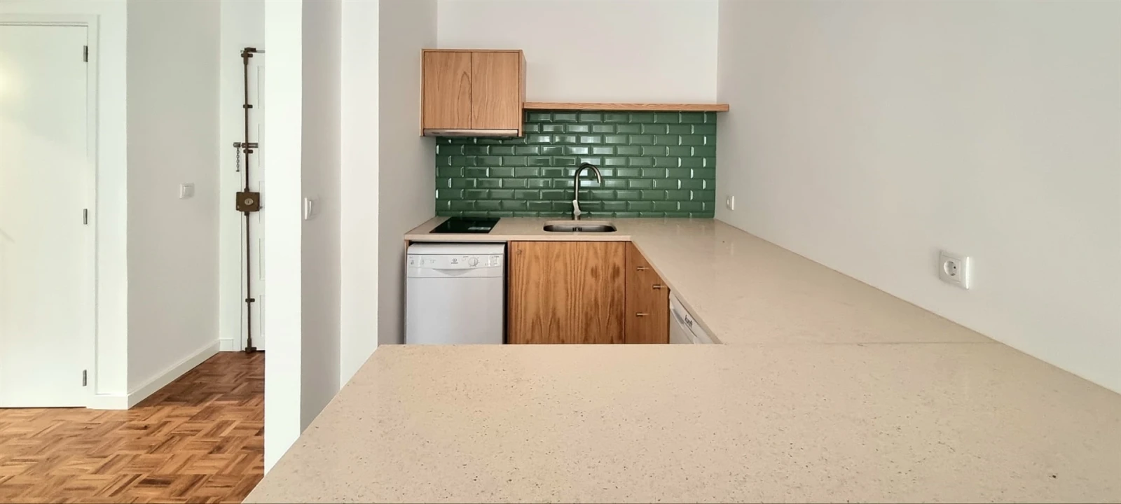 Apartamento T1 para Arrendamento em Sé Nova, Santa Cruz, Almedina e São Bartolomeu Foto 8