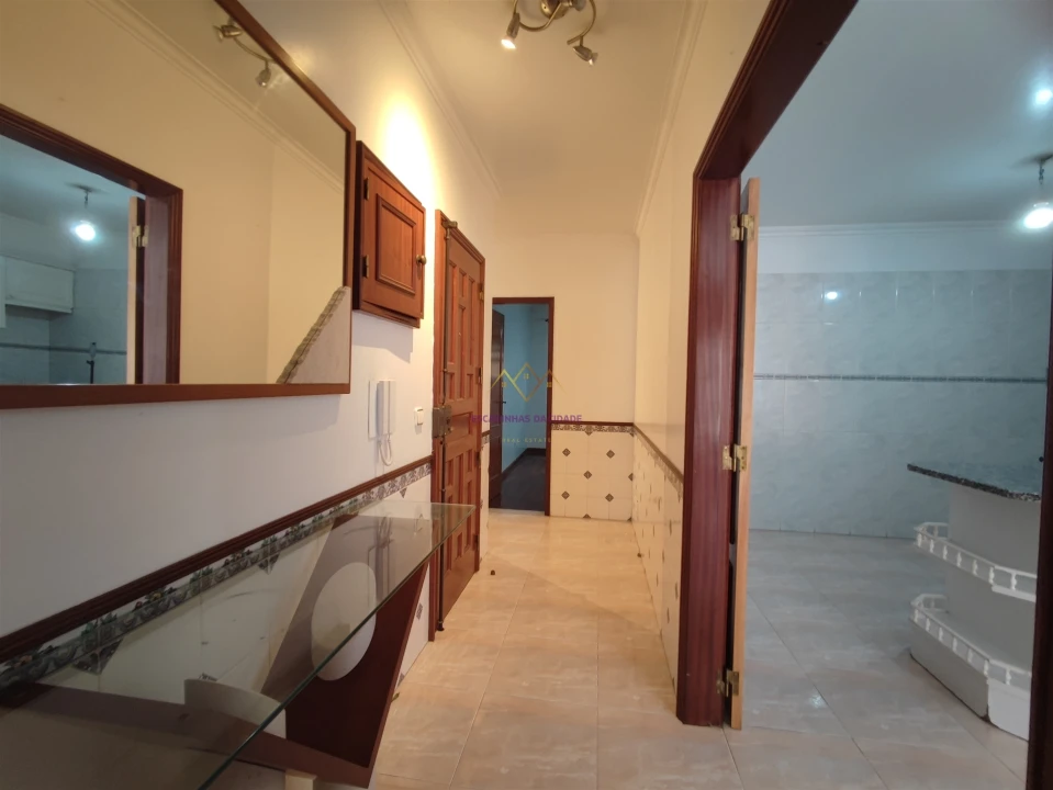 Apartamento T2 para Venda em Algueirão-Mem Martins Foto 14