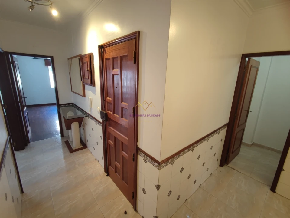 Apartamento T2 para Venda em Algueirão-Mem Martins Foto 24