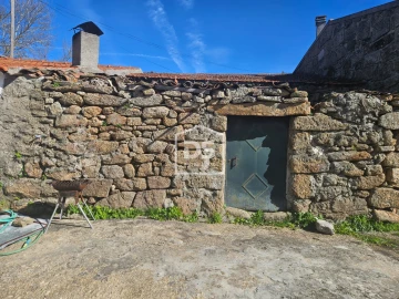 Moradia T0 para Venda em Lajeosa do Mondego