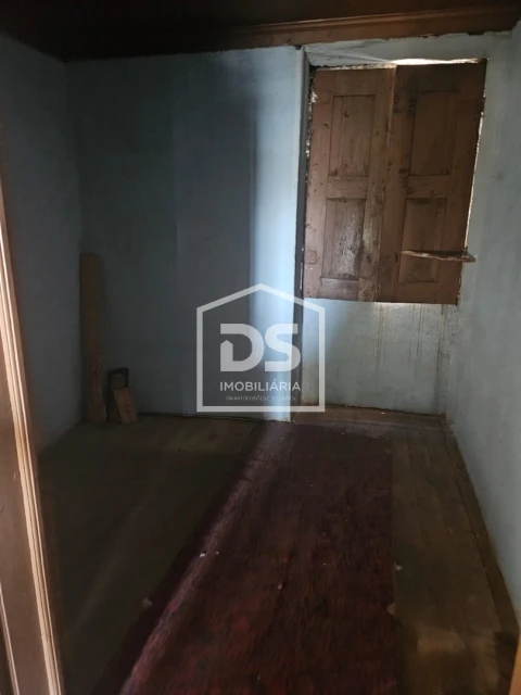 Moradia T0 para Venda em Lajeosa do Mondego