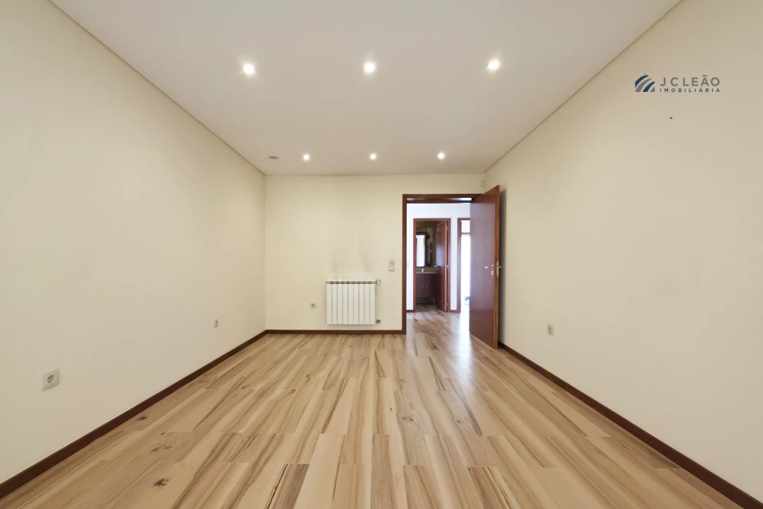 Moradia T3 para Venda em Custóias, Leça do Balio e Guifões Foto 31
