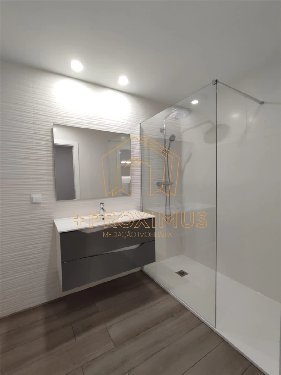 Apartamento T3 para Venda em Tavarede Foto 3