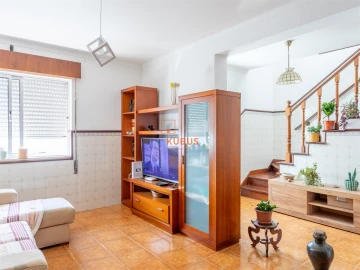 Moradia T4 para Venda em Riachos