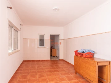 Moradia T4 para Venda em Riachos