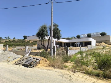 Moradia T5 para Venda em Fernao Ferro
