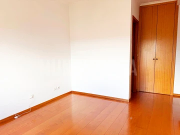 Apartamento T4 para Venda em São Vitor (Braga)