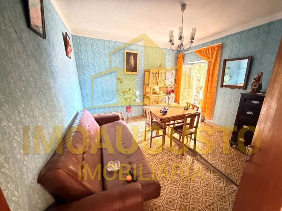 Moradia T2 para Venda em Pousafoles do Bispo, Pena Lobo e Lomba Foto 1