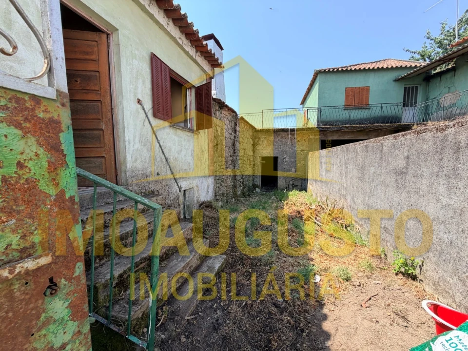 Moradia T2 para Venda em Pousafoles do Bispo, Pena Lobo e Lomba Foto 9