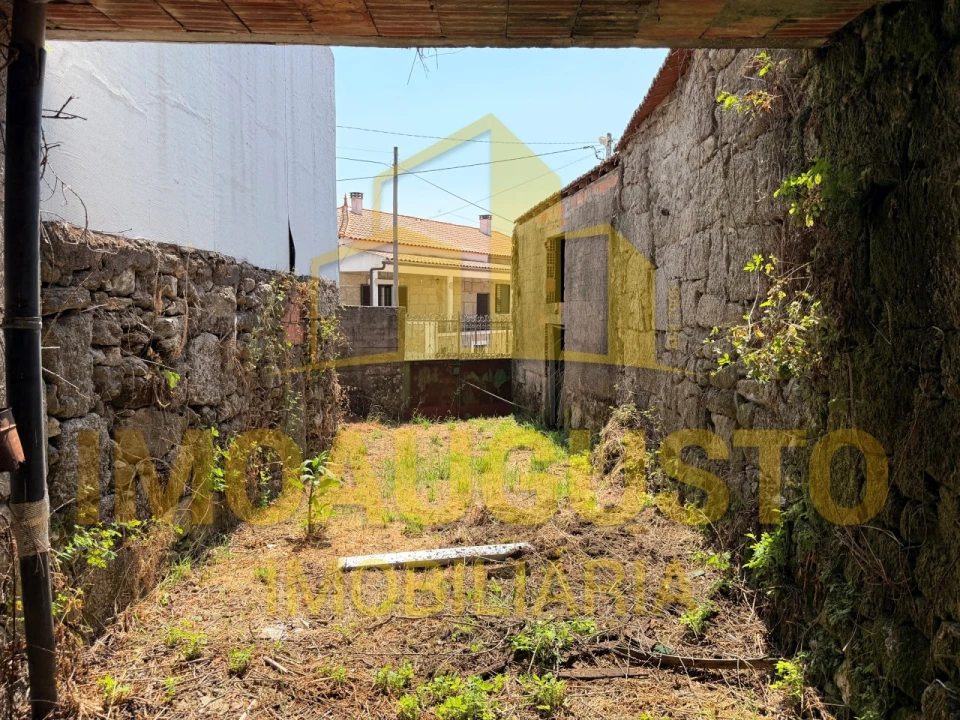 Moradia T2 para Venda em Pousafoles do Bispo, Pena Lobo e Lomba Foto 10