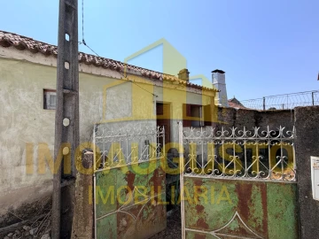 Moradia T2 para Venda em Pousafoles do Bispo, Pena Lobo e Lomba